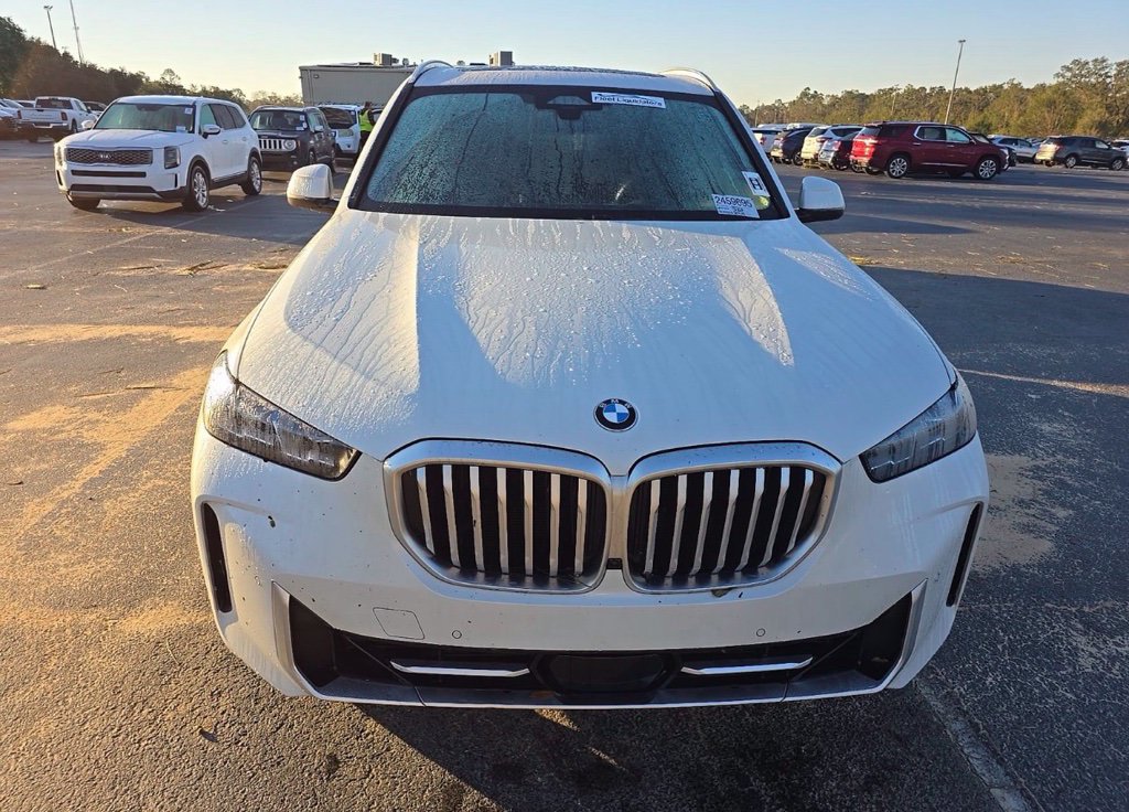 Used 2025 BMW X5 xDrive40i AWD/4WD image 2