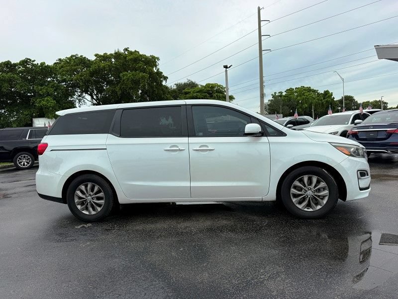Used 2019 Kia Sedona LX FWD image 4