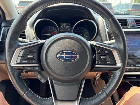 Used 2019 Subaru Outback 2.5i Premium w/ Popular Package #2 AWD/4WD image 2