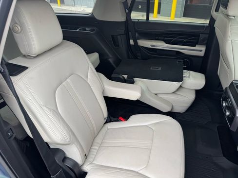 Used 2018 Ford Expedition Platinum image 52