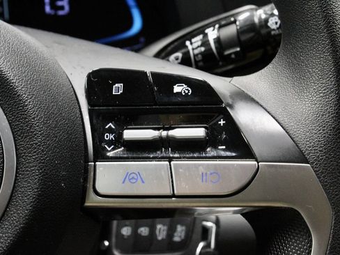 Used 2024 Hyundai Elantra SE FWD image 28