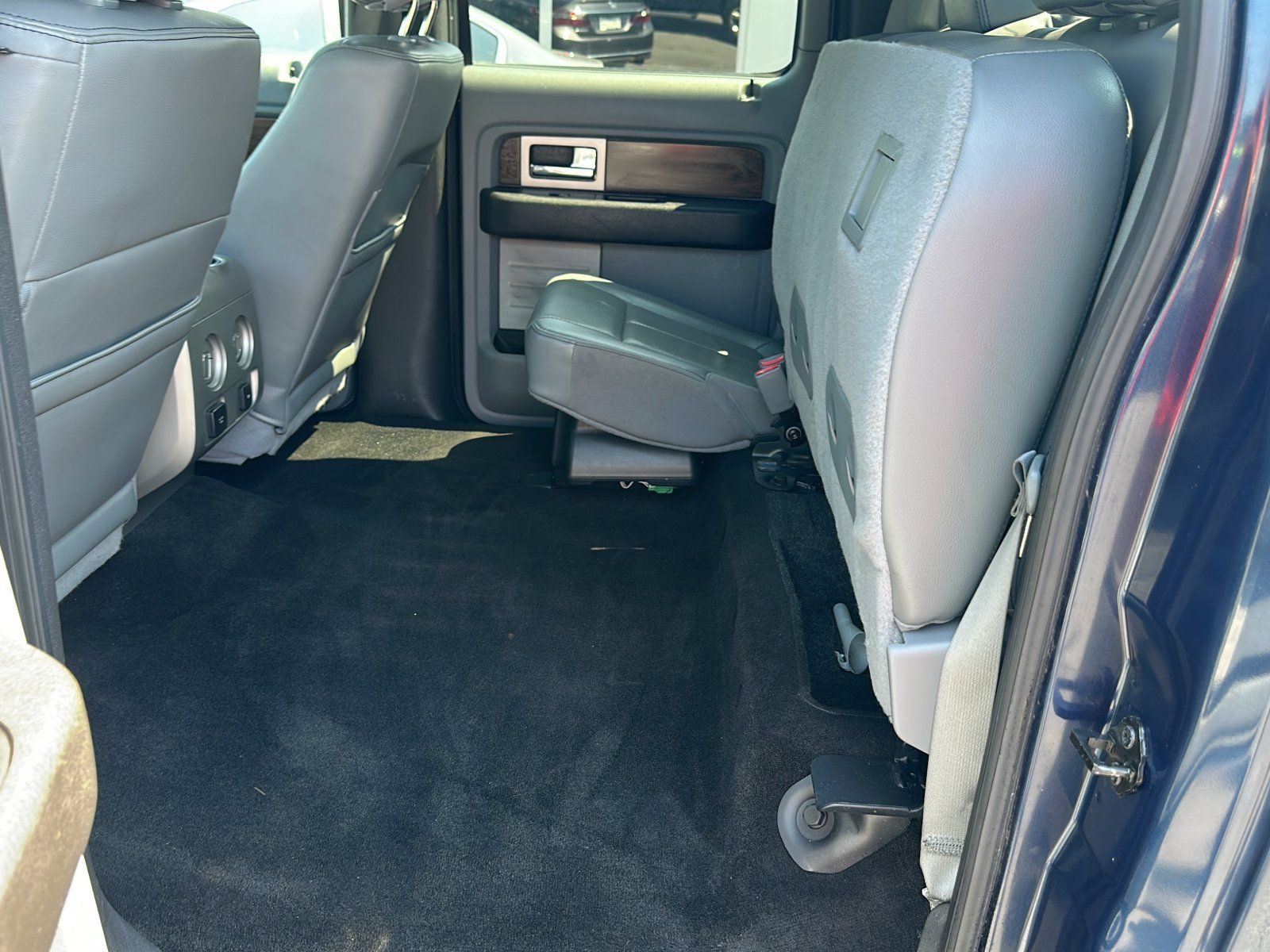 Used 2013 Ford F150 Lariat w/ Luxury Equipment Group RWD image 24