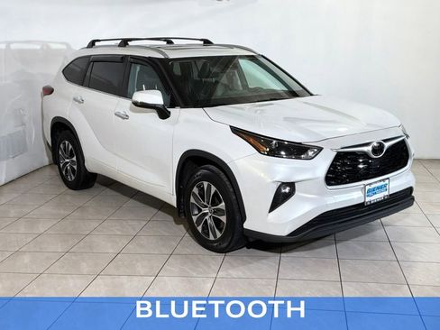 Used 2023 Toyota Highlander XLE image 10