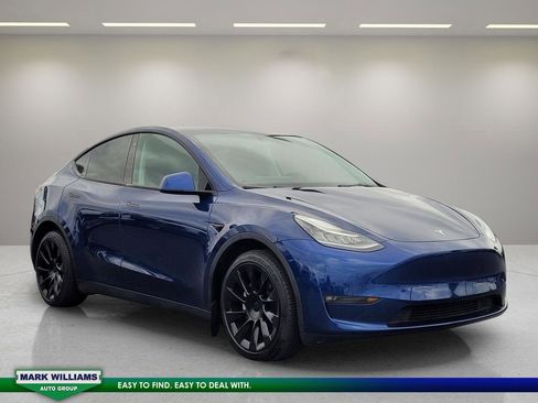 Used 2022 Tesla Model Y Long Range image 1