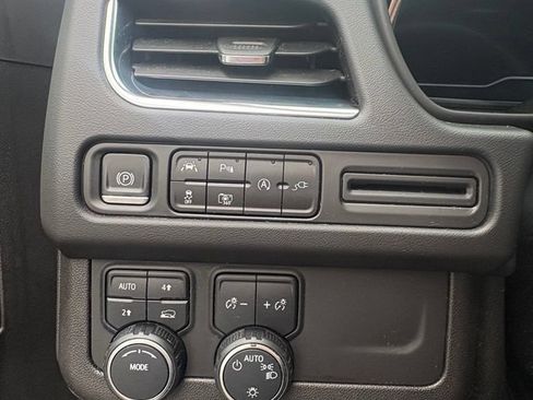 Used 2022 Chevrolet Tahoe LT w/ Luxury Package AWD/4WD image 26