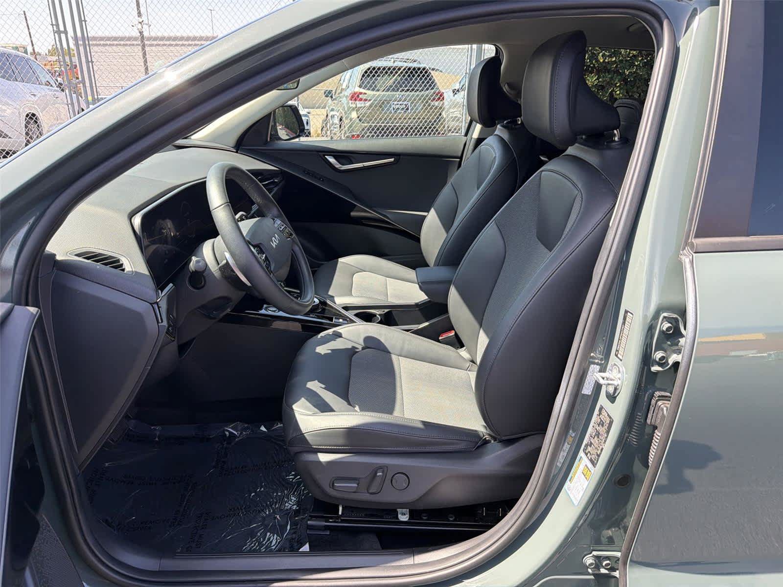 Used 2023 Kia Niro Wind FWD image 12