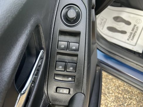 Used 2020 Chevrolet Trax LT w/ LT Convenience Package image 23