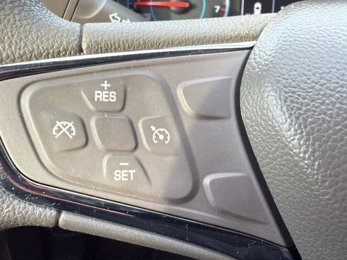 Used 2017 Chevrolet Cruze LT image 12