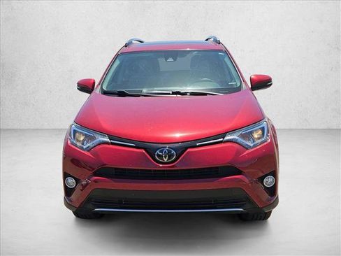 Used 2018 Toyota RAV4 XLE FWD image 2