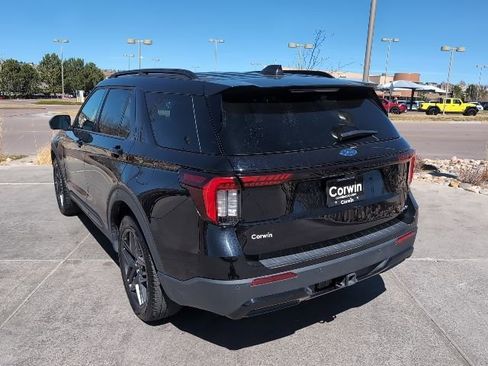 Used 2025 Ford Explorer ST-Line w/ ST-Line Street Pack AWD/4WD image 5
