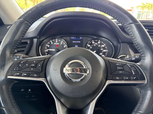 Used 2018 Nissan Rogue SV FWD image 30