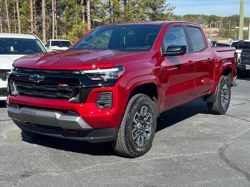 Used 2024 Chevrolet Colorado Z71 w/ Z71 Convenience Package 2 image 7