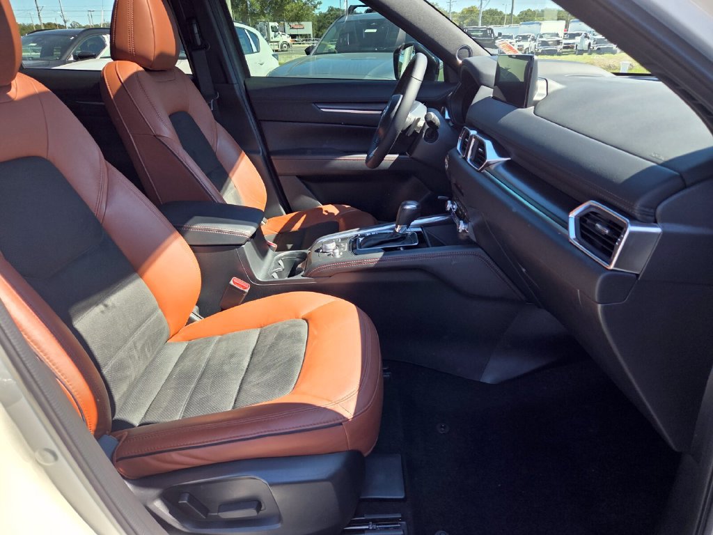 Certified 2024 MAZDA CX-5 Carbon Edition AWD/4WD image 16