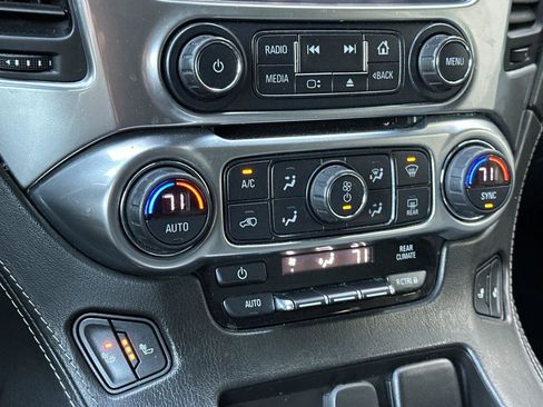 Used 2019 Chevrolet Suburban LT image 22