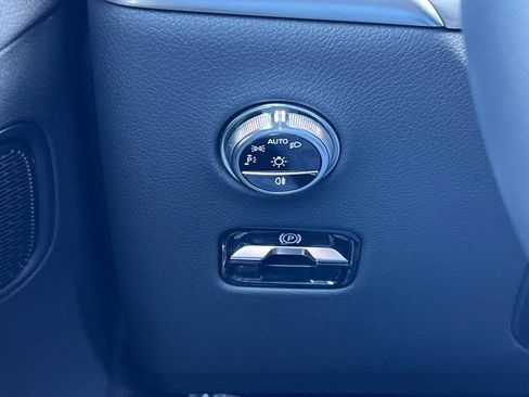 Certified 2026 Mercedes-Benz GLC 300 image 33