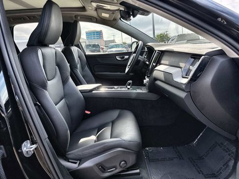 Used 2025 Volvo XC60 B5 Plus w/ Climate Package AWD/4WD image 9