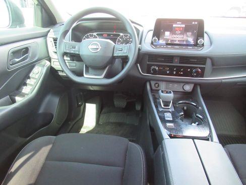 Used 2026 Nissan Rogue S FWD image 13