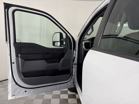 Used 2023 Ford F350 XL image 10