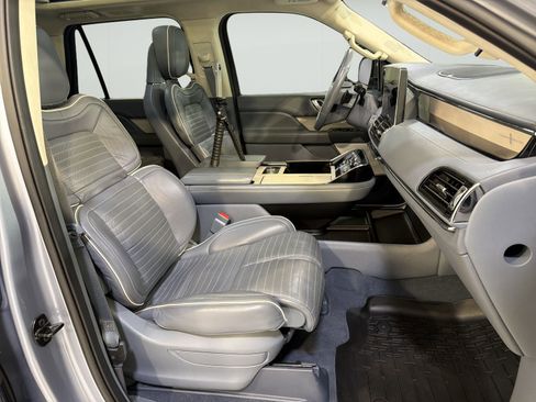 Used 2024 Lincoln Navigator L Black Label AWD/4WD image 30