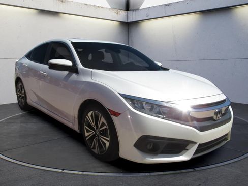 Used 2017 Honda Civic EX-L image 2