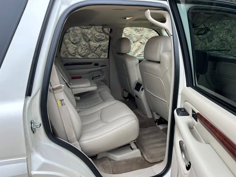 Used 2005 Cadillac Escalade AWD image 48