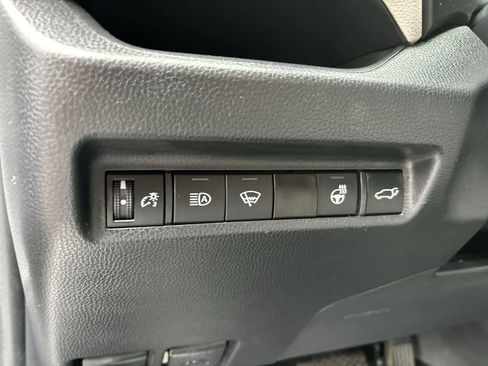 Used 2022 Toyota RAV4 XLE image 10