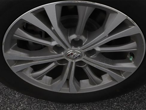 Used 2023 Buick Envision Preferred image 31