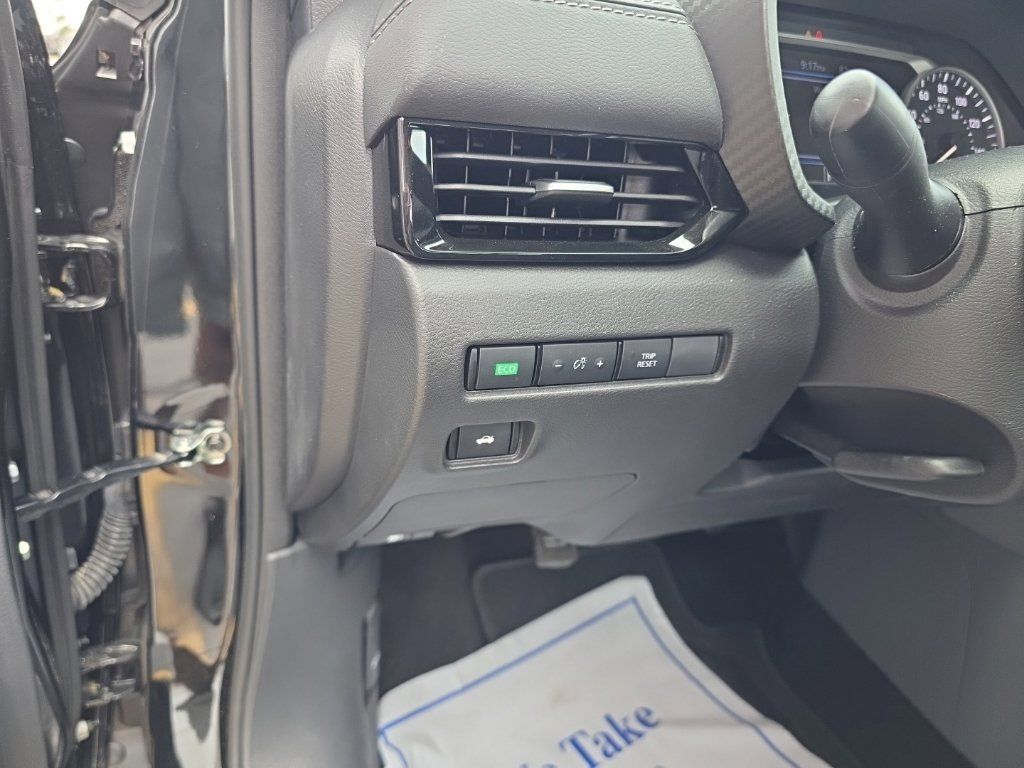 Used 2025 Nissan Sentra SV w/ Trunk Package FWD image 16