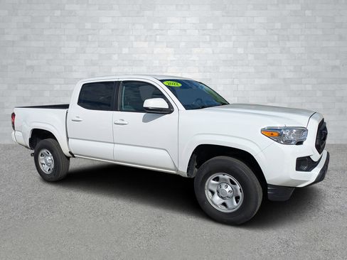 Used 2022 Toyota Tacoma SR image 2