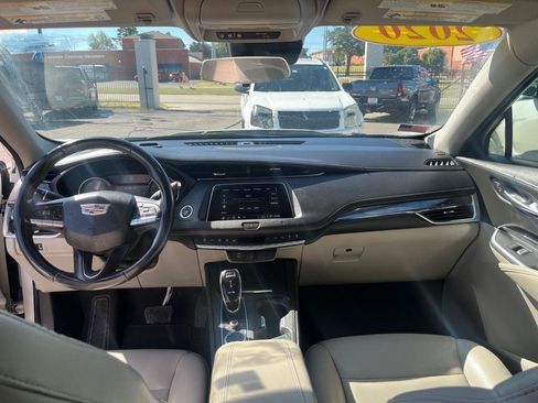 Used 2020 Cadillac XT4 Luxury FWD image 10