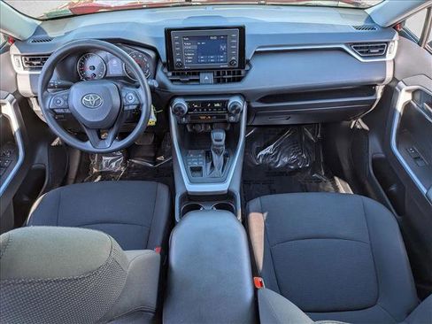 Used 2021 Toyota RAV4 LE w/ Carpet Mat Package (TMS) image 17