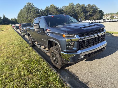 Certified 2022 Chevrolet Silverado 2500 LT w/ All Star Edition AWD/4WD image 2