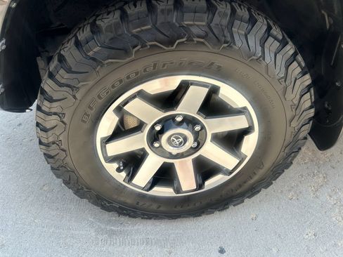 Certified 2020 Toyota 4Runner TRD Off-Road Premium w/ Wilderness Package AWD/4WD image 24
