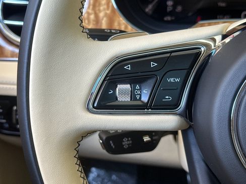 Certified 2023 Bentley Bentayga AWD/4WD image 28