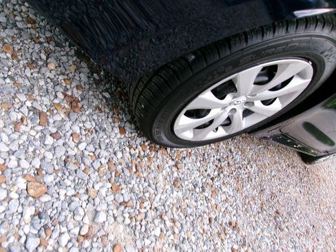 Used 2021 Toyota Corolla LE image 8