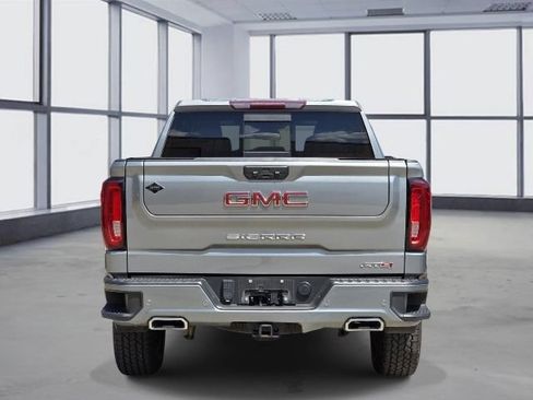 Used 2023 GMC Sierra 1500 AT4 w/ AT4 Premium Package AWD/4WD image 6
