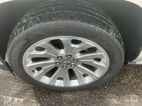 Used 2017 Cadillac Escalade Premium Luxury image 17