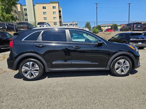 Used 2020 Kia Niro EX Premium w/ Cold Weather Package FWD image 8