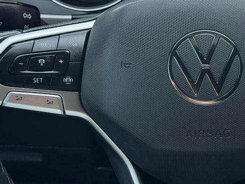 Used 2020 Volkswagen Atlas Cross Sport SE w/ Towing Package AWD/4WD image 33