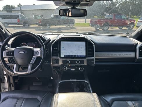 Used 2022 Ford F350 Platinum w/ FX4 Off-Road Package image 13