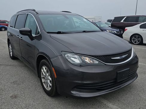Used 2020 Chrysler Voyager Lxi FWD image 6