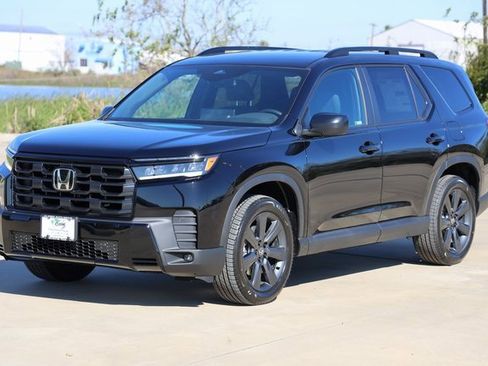 New 2026 Honda Pilot Sport image 3