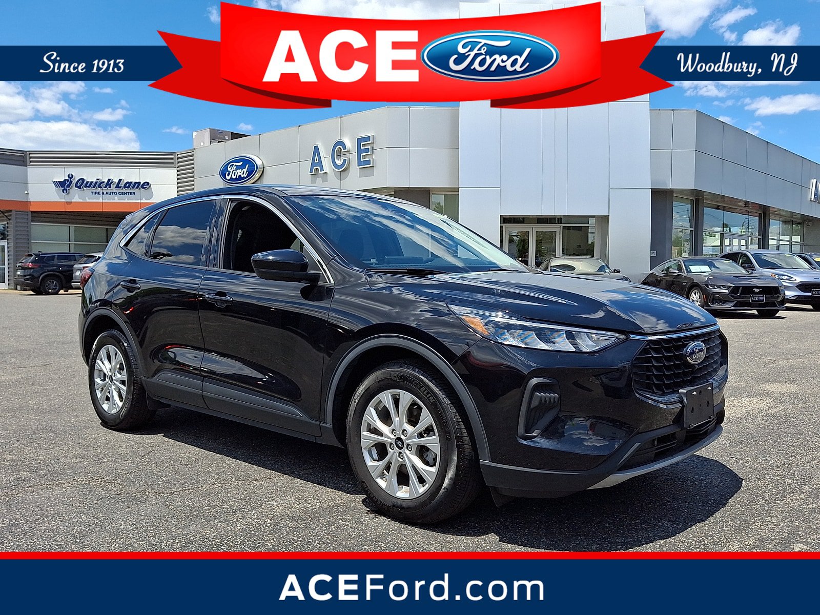 Certified 2023 Ford Escape Active w/ Tech Pack #2 FWD image 1