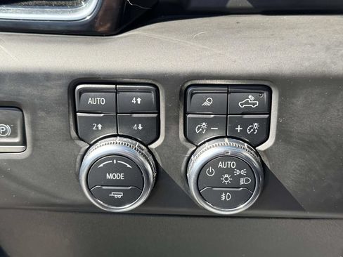 Used 2024 GMC Sierra 2500 Denali Ultimate AWD/4WD image 17