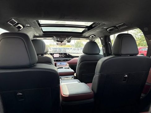 Used 2026 INFINITI QX80 Autograph w/ Premium Cargo Package AWD/4WD image 18