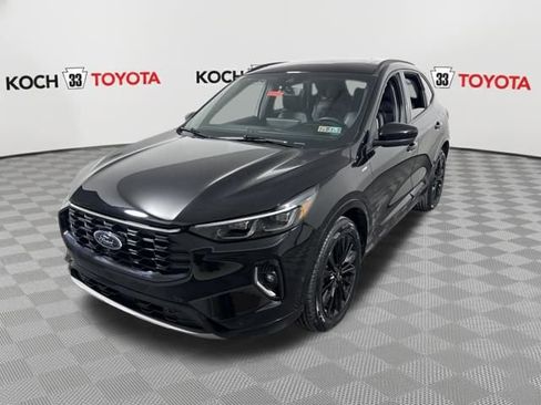 Used 2023 Ford Escape ST-Line Elite w/ Premium Technology Package image 3