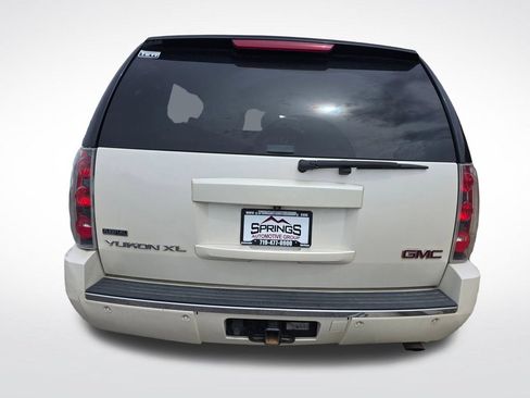Used 2011 GMC Yukon XL Denali AWD/4WD image 3