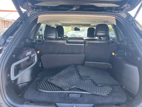 Used 2014 Jeep Cherokee Trailhawk w/ Comfort/Convenience Group AWD/4WD image 33