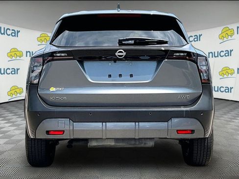 Used 2025 Nissan Kicks SV AWD/4WD image 5