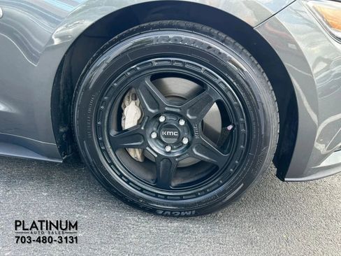 Used 2017 Ford Mustang GT RWD image 18